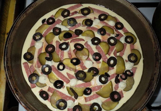 Пицца на кефире на сковороде