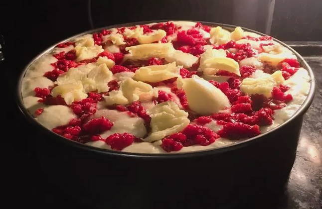 Пирог с ягодами — 10 простых рецептов