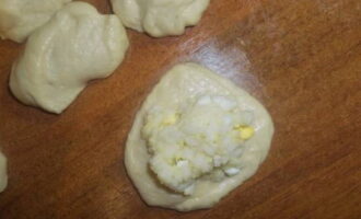 Пирожки с рисом и яйцом — 8 вкусных рецептов
