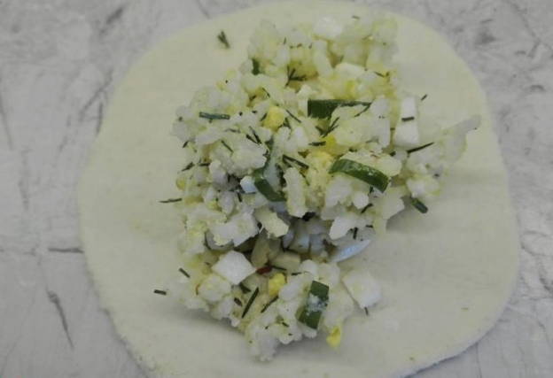 Пирожки с рисом и яйцом — 8 вкусных рецептов