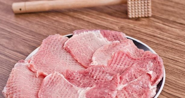 Рулетики из свинины с начинкой в духовке — 8 пошаговых рецептов