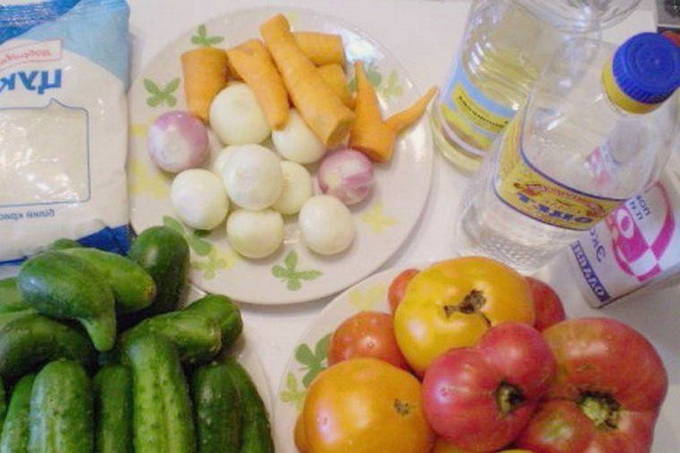 Салат из огурцов и помидоров на зиму — 10 самых вкусных рецептов