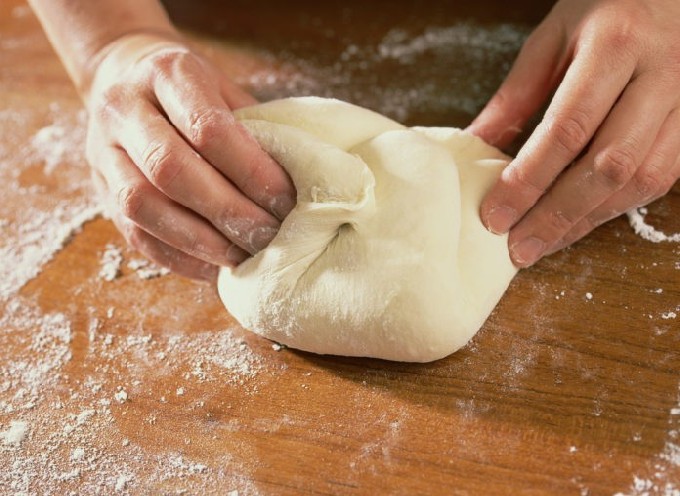 Тесто для пельменей — 10 пошаговых рецептов в домашних условиях