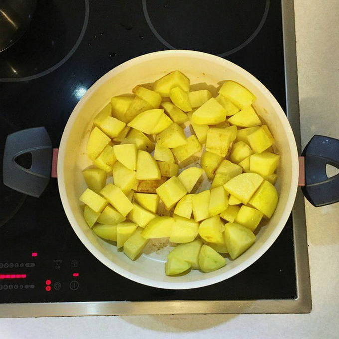 Тушеная картошка — 10 пошаговых рецептов приготовления