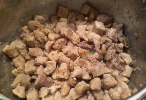 Тушеная картошка с мясом — 9 вкусных рецептов
