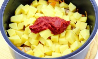Тушеная картошка с мясом в мультиварке — 5 пошаговых рецептов