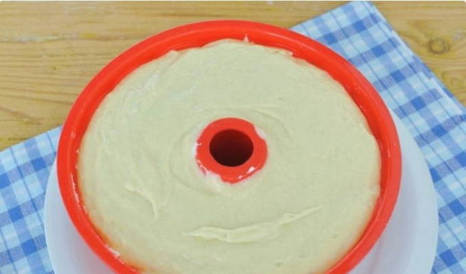 Заливной пирог на кефире – 10 вкусных рецептов