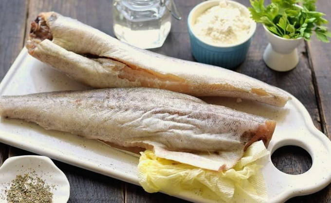 Жареный минтай на сковороде — 10 вкусных рецептов приготовления