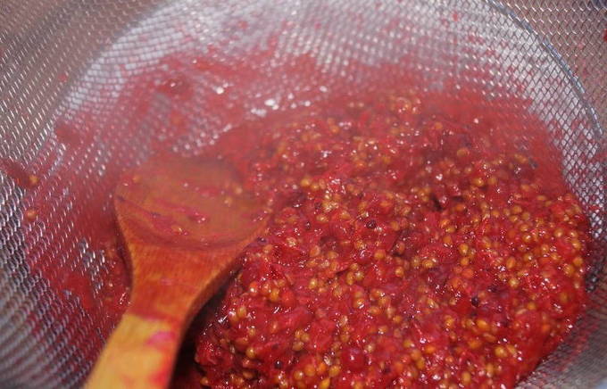 Желе из красной смородины без варки на зиму – 7 простых рецептов